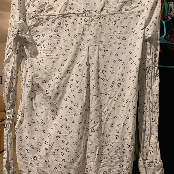 Pettit medium button up white with black hearts - Picture 3 of 5